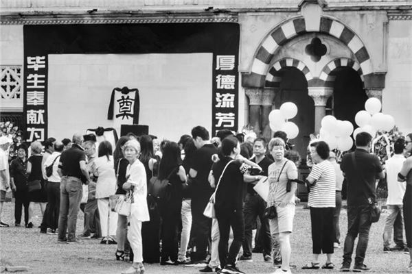 梦见大伯去世办丧事_人物篇_卜易居手机版