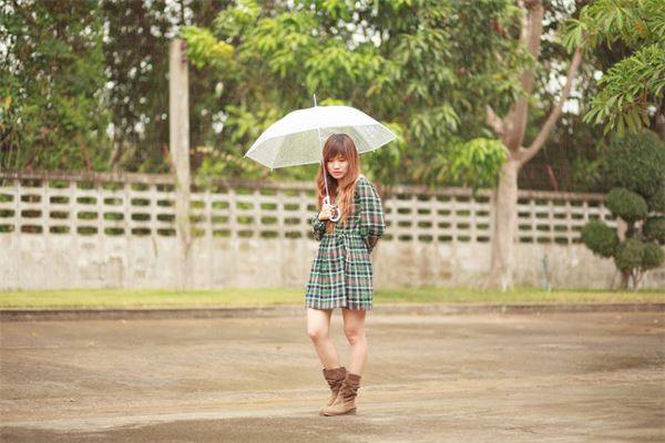 梦见自己尿湿裤子_人物篇_卜易居手机版