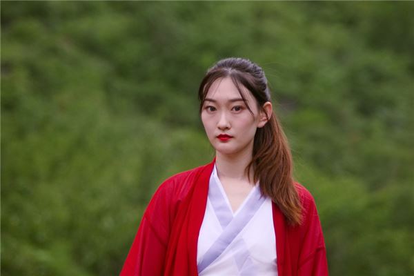 梦见自己穿古装红嫁衣_人物篇_卜易居手机版