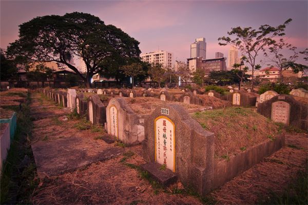 梦见自己给自己准备坟墓_人物篇_卜易居手机版