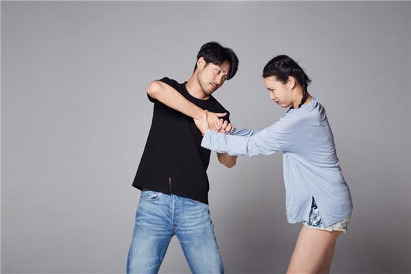 梦见和老公吵架吵得很凶_人物篇_卜易居手机版