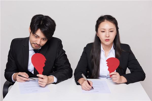 女人梦见熟悉的人离婚了_人物篇_卜易居手机版