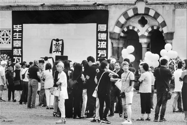 女人梦见参加葬礼预兆_生活篇_卜易居手机版