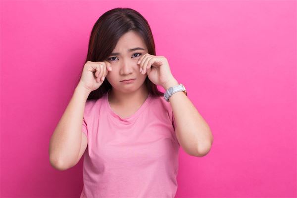 睡梦中哭醒了预示什么_生活篇_卜易居手机版