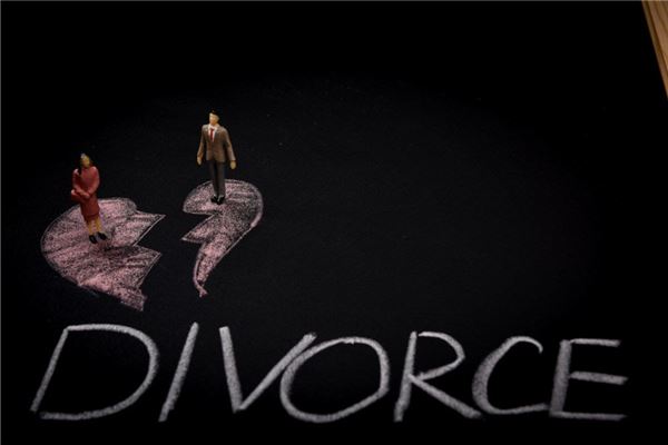 梦见父母离婚什么意思_人物篇_卜易居手机版