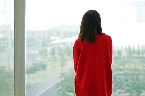 梦到死去的人活了穿红衣服_人物篇_卜易居手机版