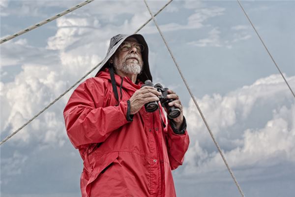女人梦到死去的长辈还活着_人物篇_卜易居手机版
