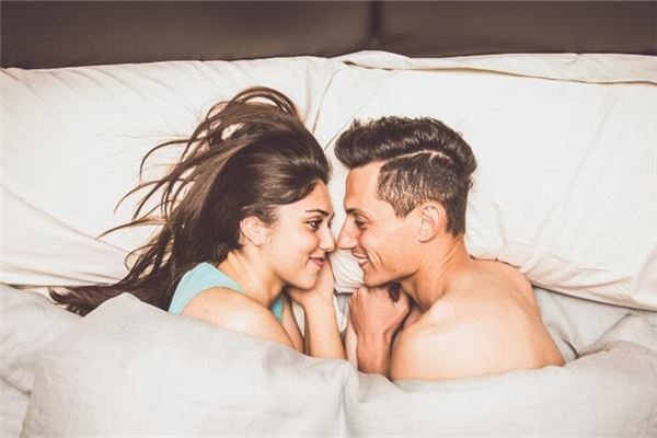 梦见老婆叫我名字然后就醒了_人物篇_卜易居手机版