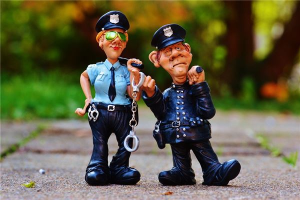 梦到警察是什么意思_人物篇_卜易居手机版