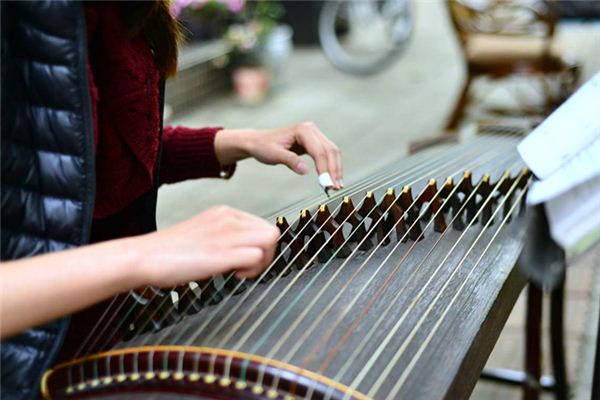 梦见弹琴_做梦梦到弹琴是什么意思_周公解梦大全查询手机版