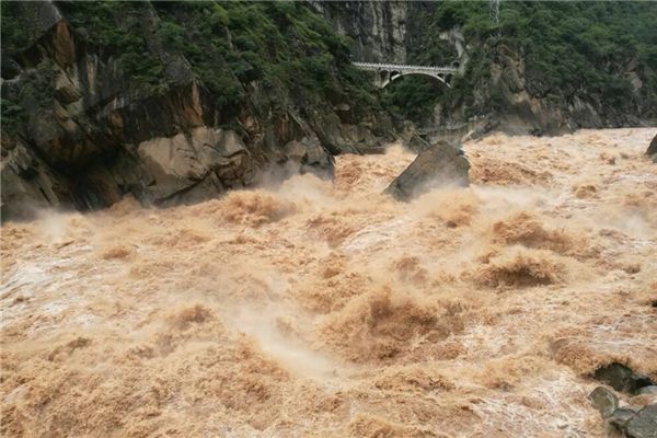 梦见泥石流_做梦梦到泥石流是什么意思_周公解梦大全查询手机版