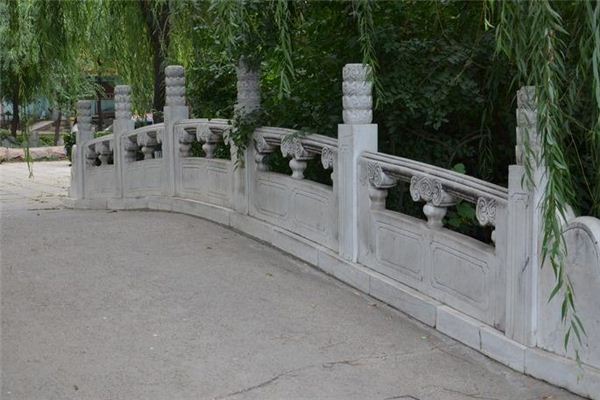 梦见梦见桥栏杆坏了_做梦梦到梦见桥栏杆坏了是什么意思_周公解梦大全查询手机版