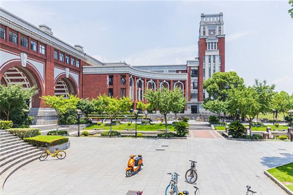 梦见校园_做梦梦到校园是什么意思_周公解梦大全查询手机版